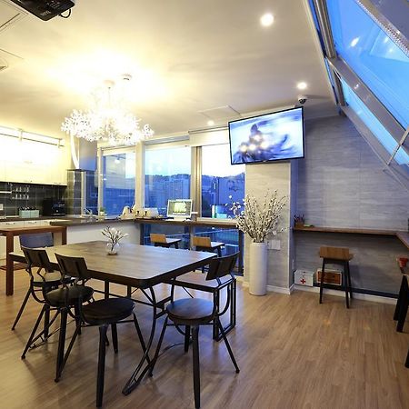 First Guesthouse Busan Eksteriør billede