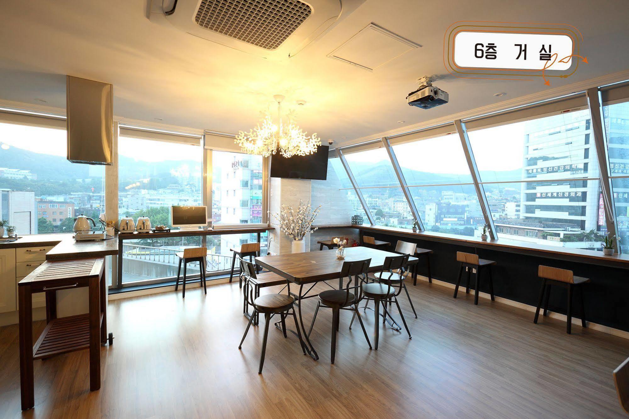 First Guesthouse Busan Eksteriør billede