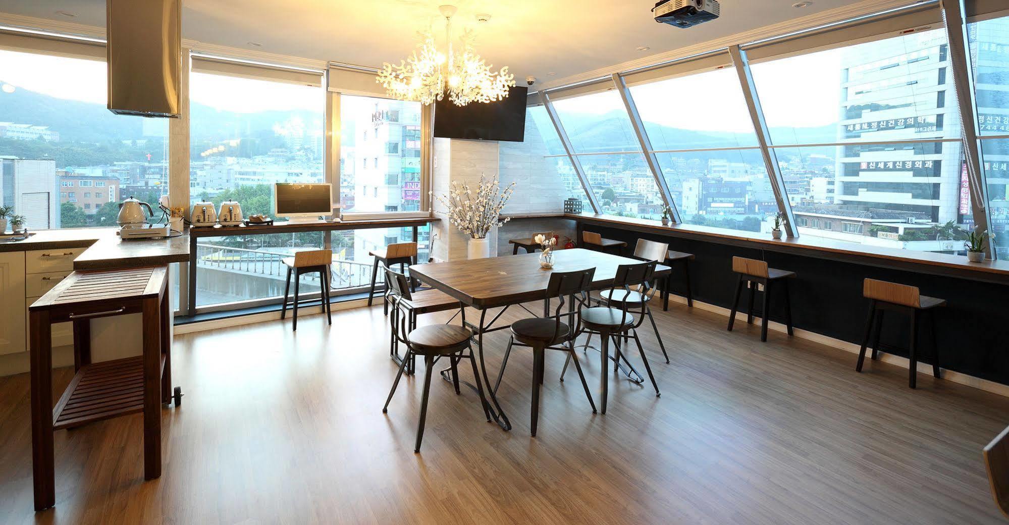First Guesthouse Busan Eksteriør billede